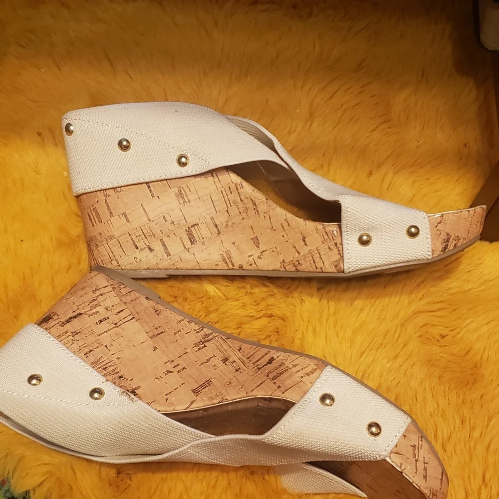 Wedges - Picture 2 of 5